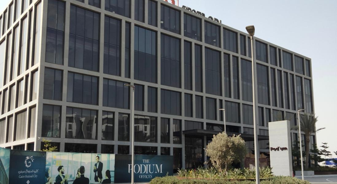BUSINESS & COMMERCIAL CENTER